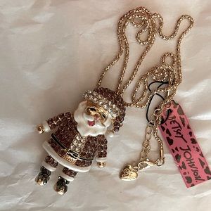 🎄Fancy Santa. Betsey Johnson at her best. He’s a Brooch and a necklace!